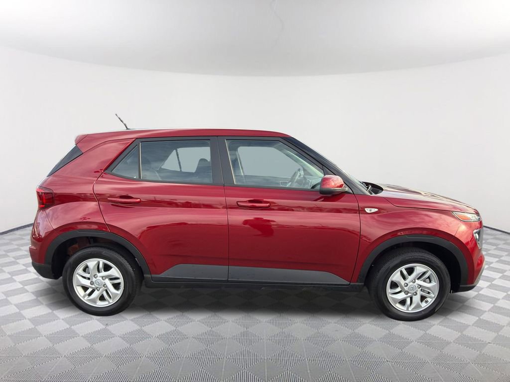 Used 2024 Hyundai Venue SE image 4