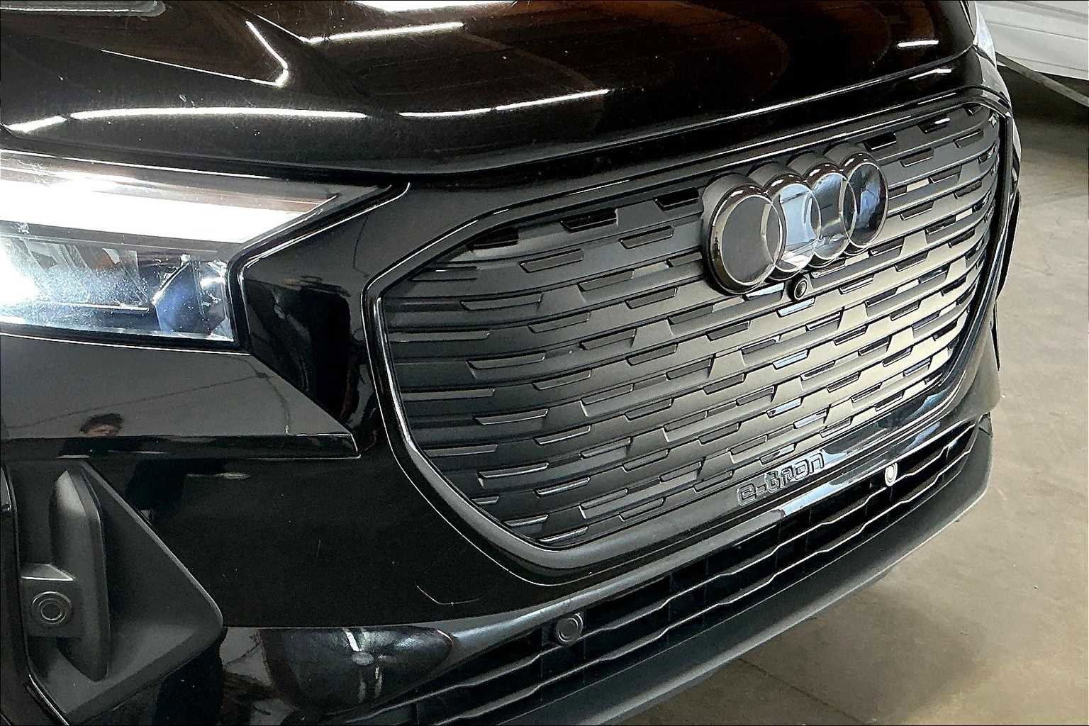 Used 2023 Audi Q4 e-tron Premium w/ Convenience Package image 32