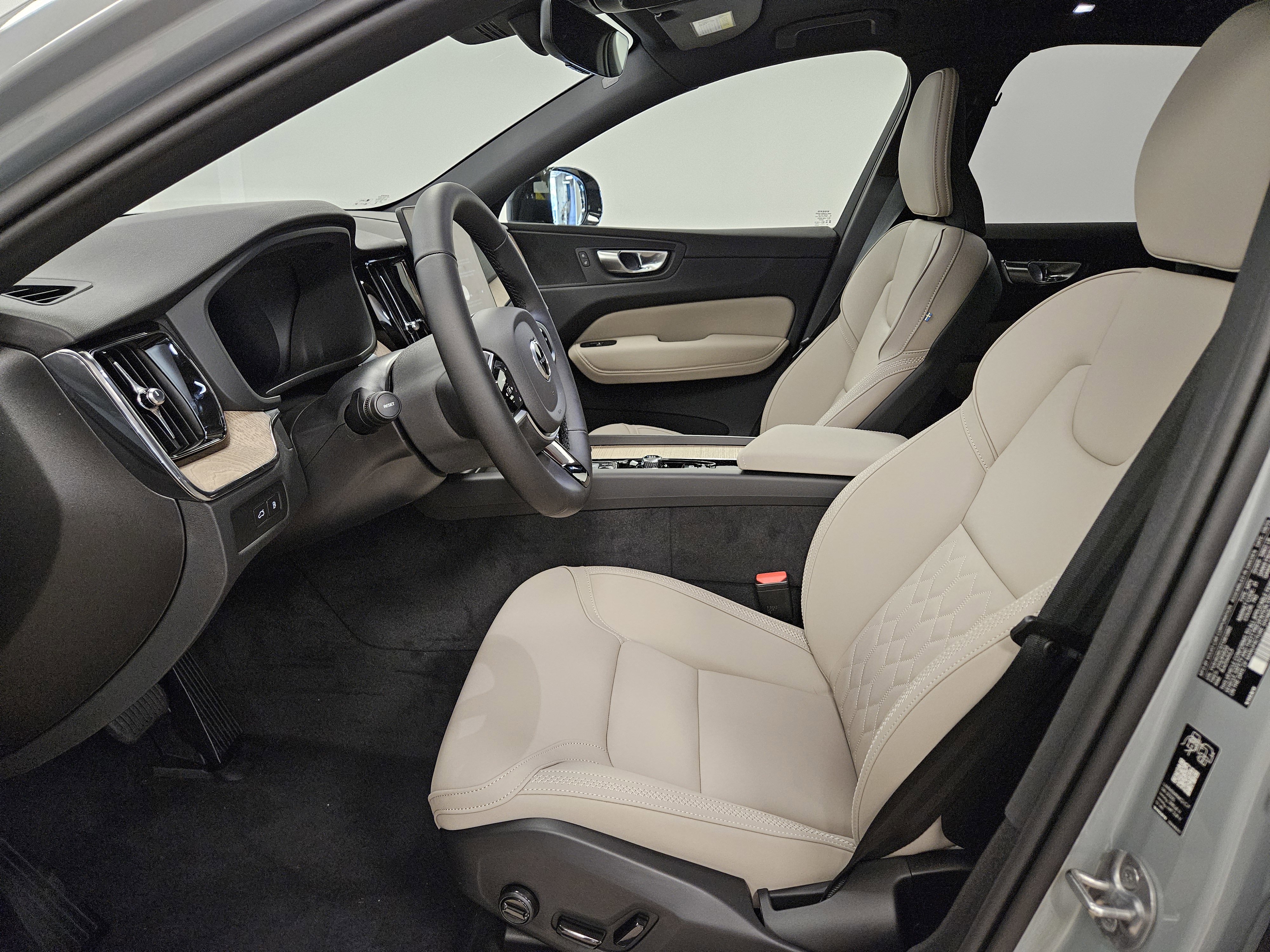 New 2026 Volvo XC60 T8 Plus w/ Protection Package Premier image 10