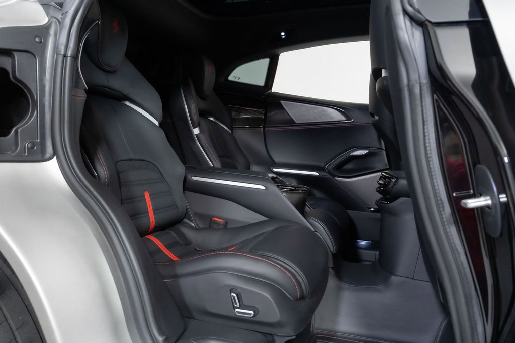 Used 2024 Ferrari Purosangue image 40