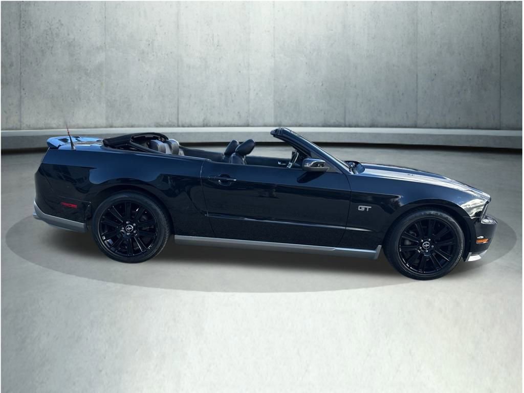 Used 2010 Ford Mustang GT Premium image 18