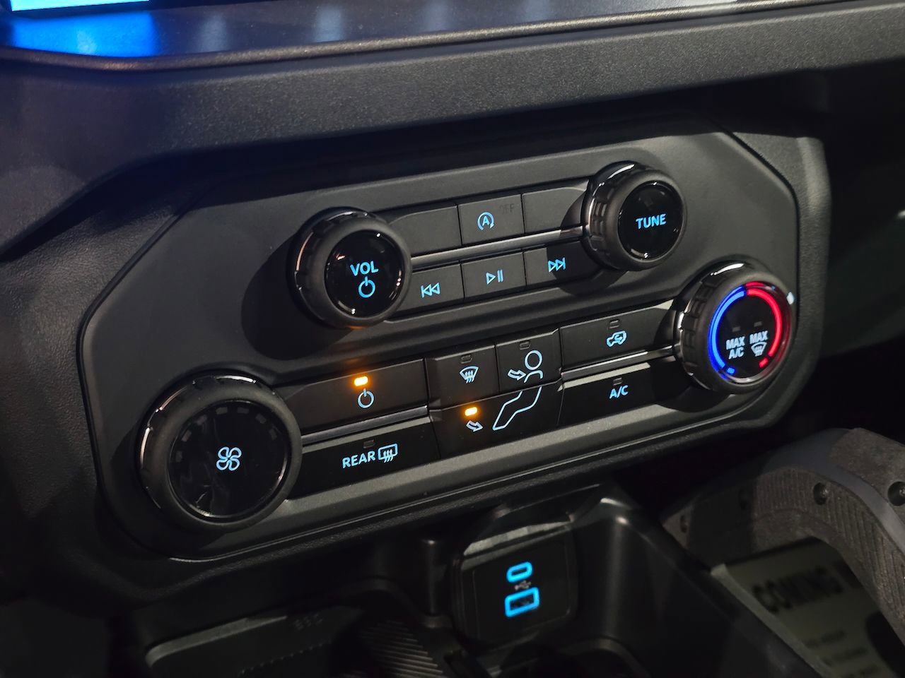 New 2025 Ford Bronco Badlands w/ Sasquatch Package AWD/4WD image 26