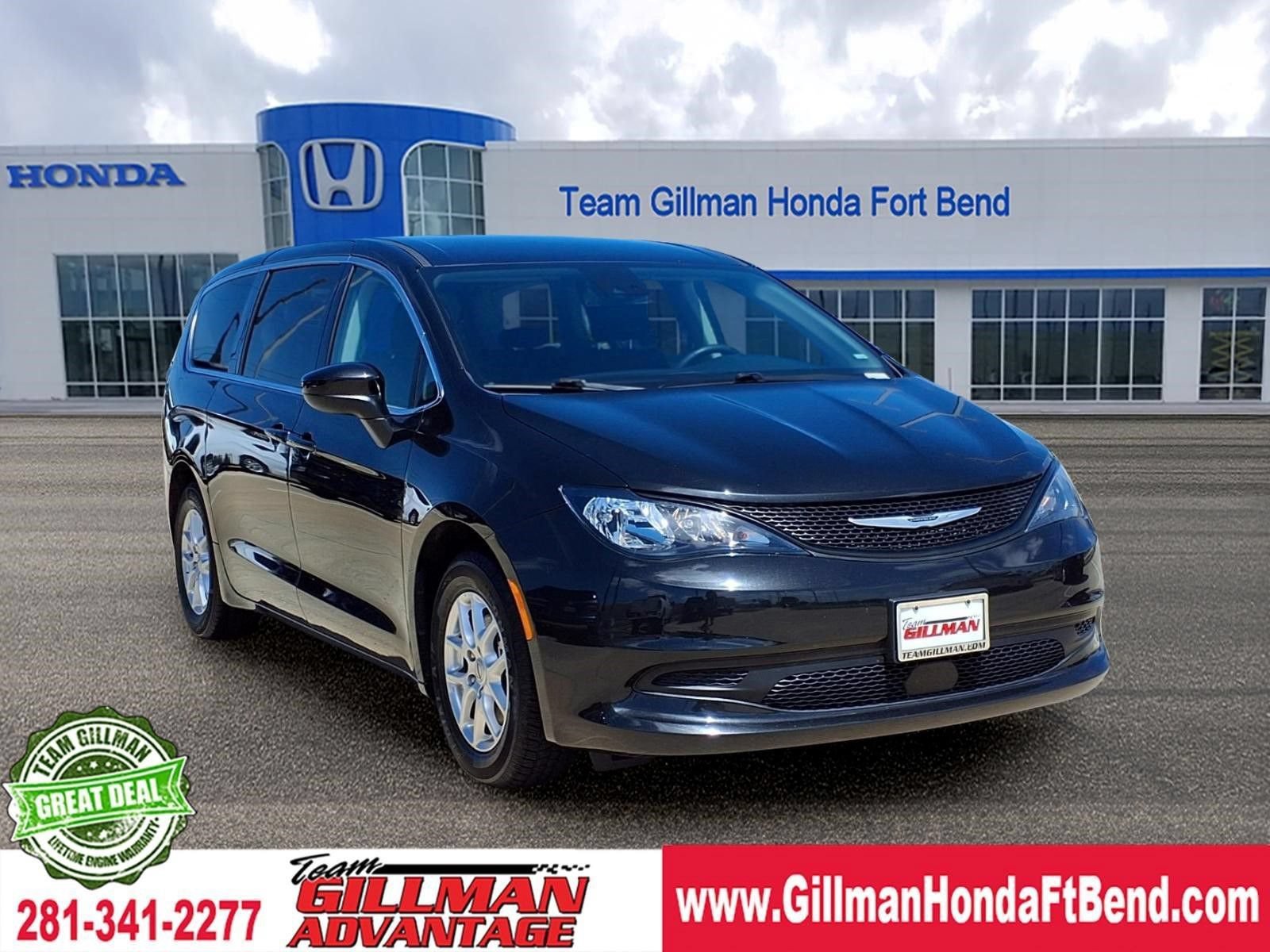 Used 2023 Chrysler Voyager LX FWD image 1