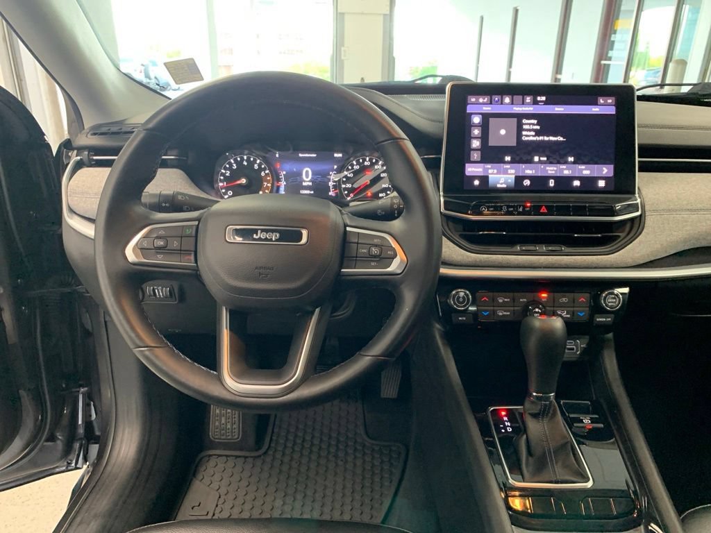 Used 2022 Jeep Compass Latitude w/ Convenience Group FWD image 9