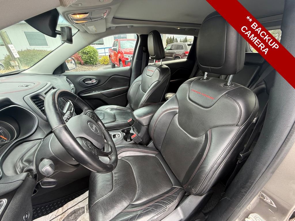 Used 2020 Jeep Cherokee Trailhawk AWD/4WD image 13