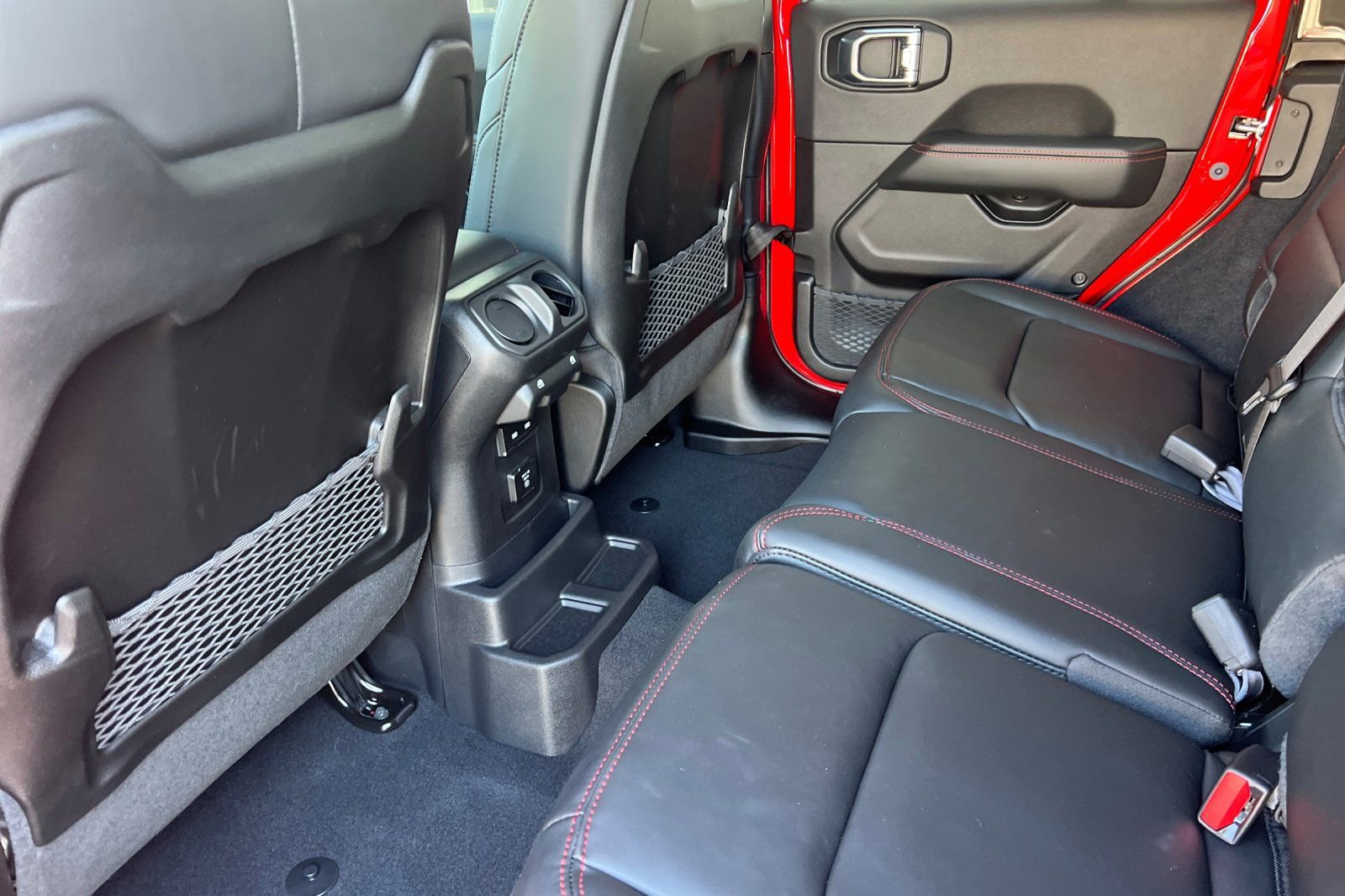 New 2026 Jeep Wrangler Unlimited Rubicon AWD/4WD image 8