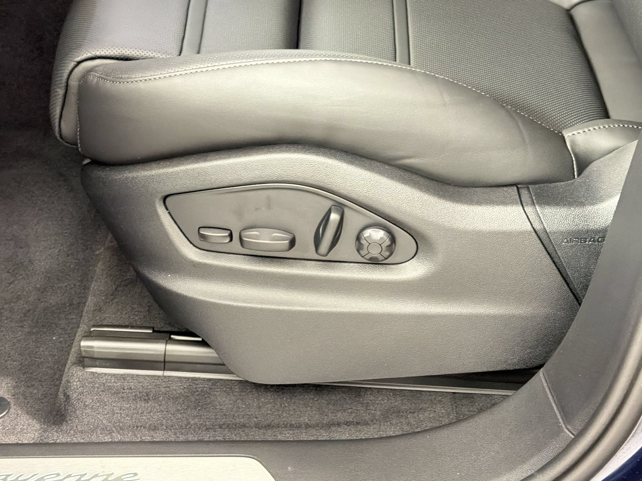 Certified 2026 Porsche Cayenne Coupe AWD/4WD image 16