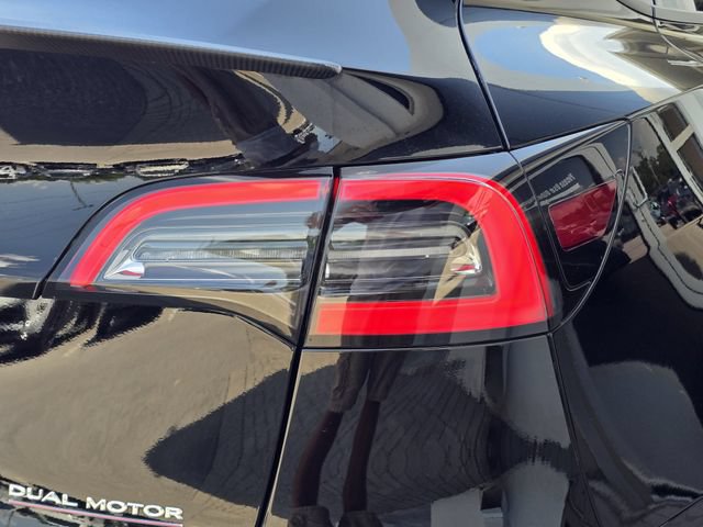 Used 2022 Tesla Model Y Performance AWD/4WD image 8