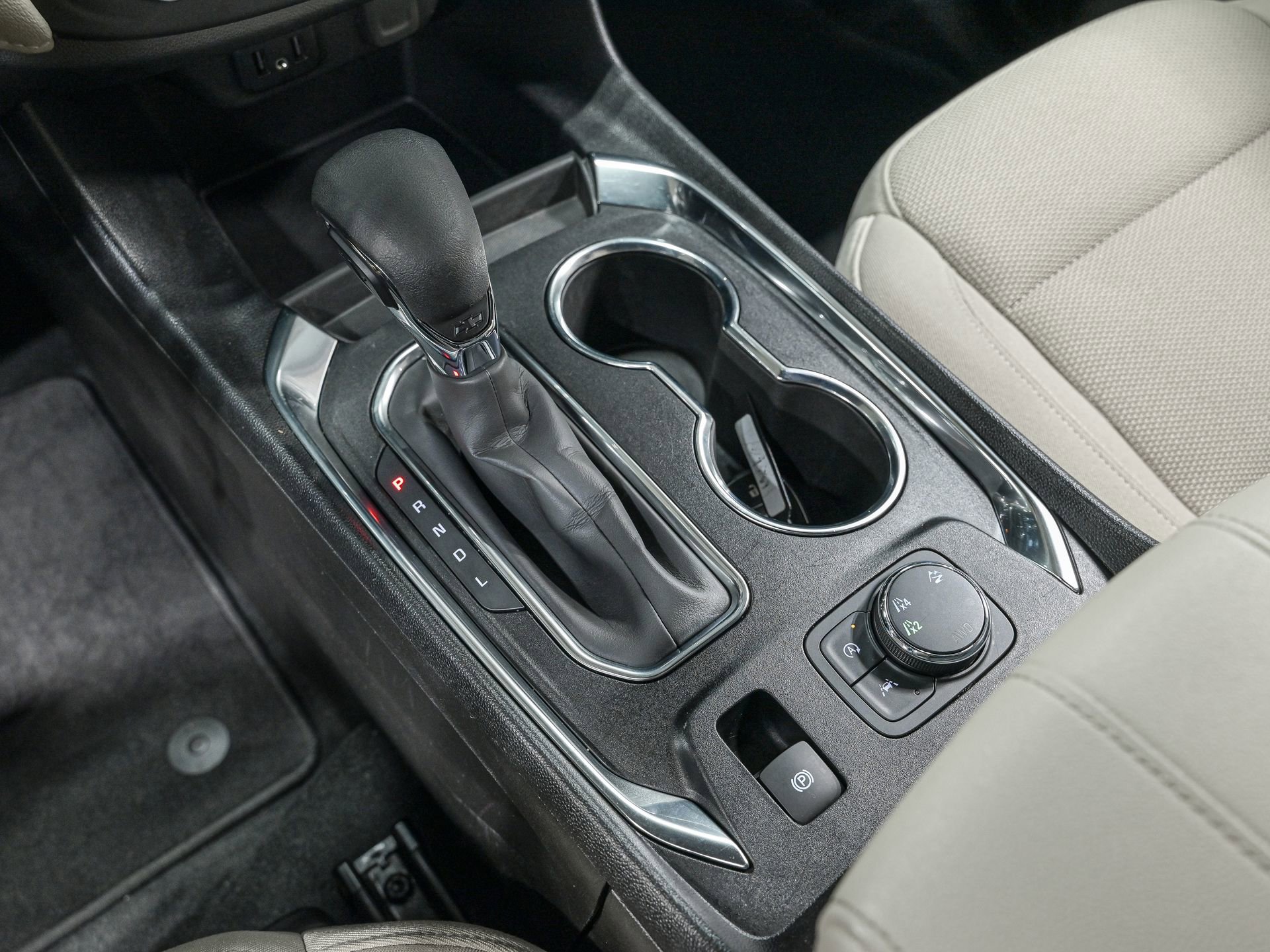 Used 2023 Chevrolet Traverse LS image 22