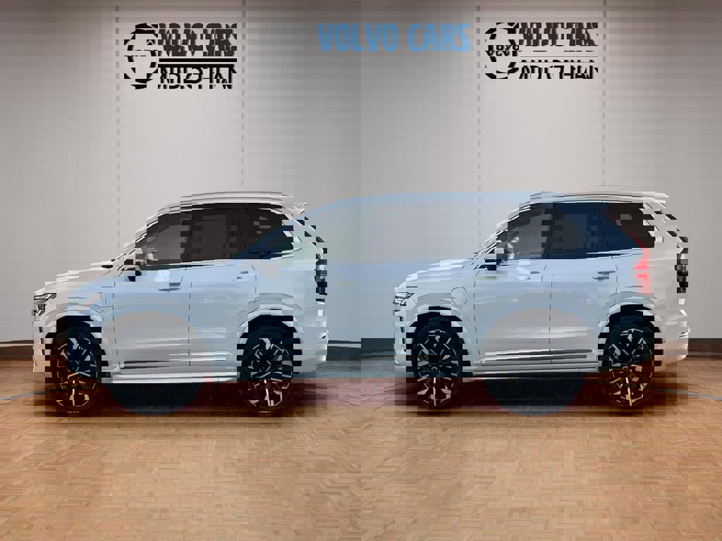 New 2025 Volvo XC90 T8 Plus w/ Protection Package Premier image 23