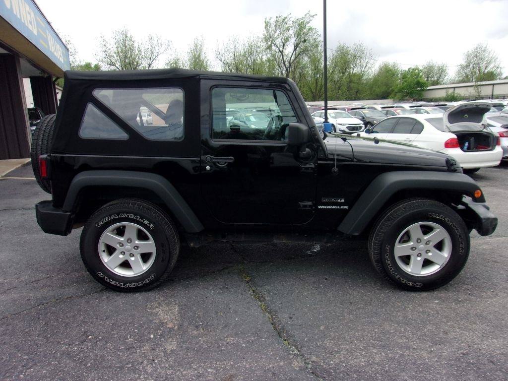 Used 2016 Jeep Wrangler Sport w/ Quick Order Package 24S AWD/4WD image 4