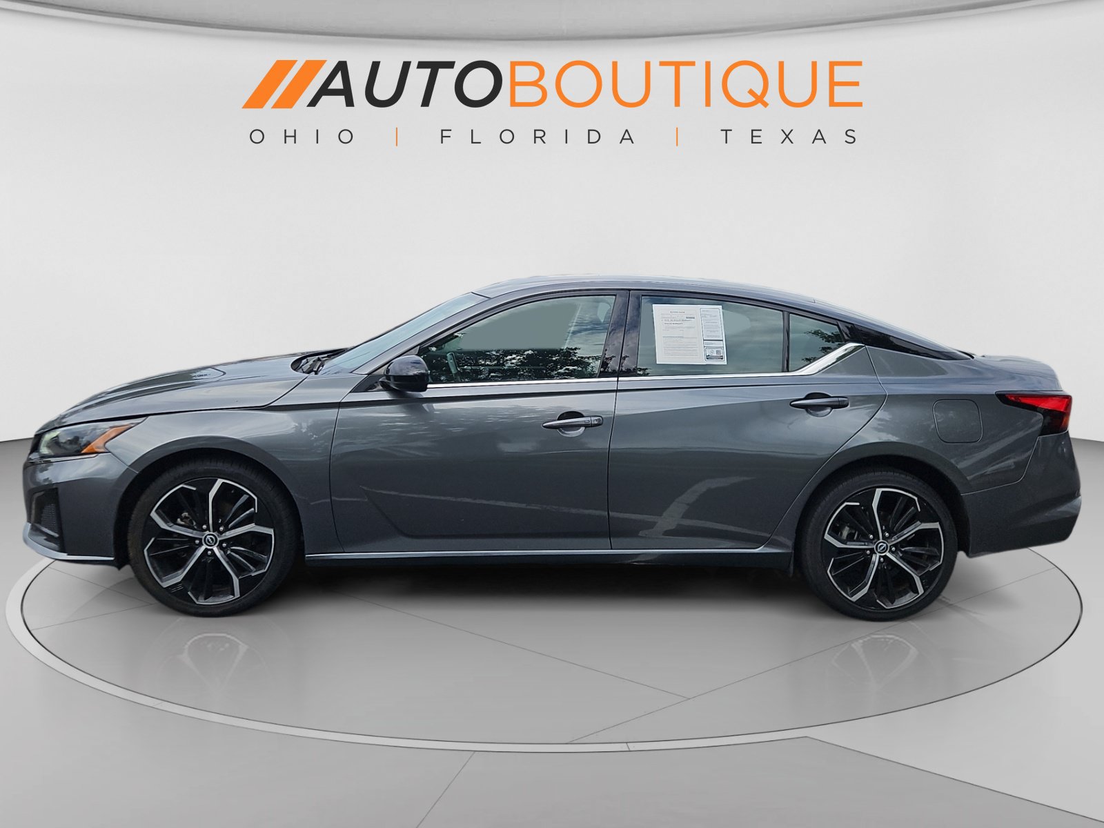 Used 2023 Nissan Altima 2.5 SR AWD/4WD image 2