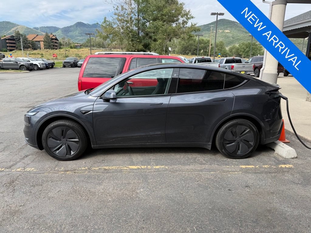 Used 2026 Tesla Model Y AWD image 4
