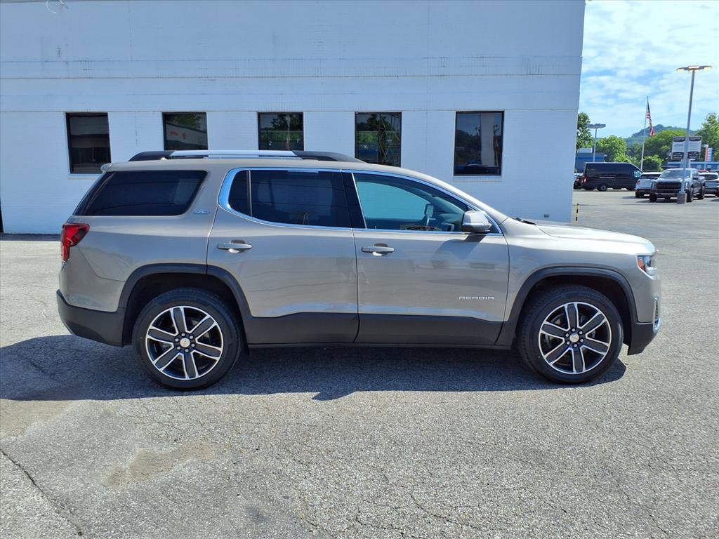 Used 2022 GMC Acadia SLT w/ Preferred Package AWD/4WD image 2