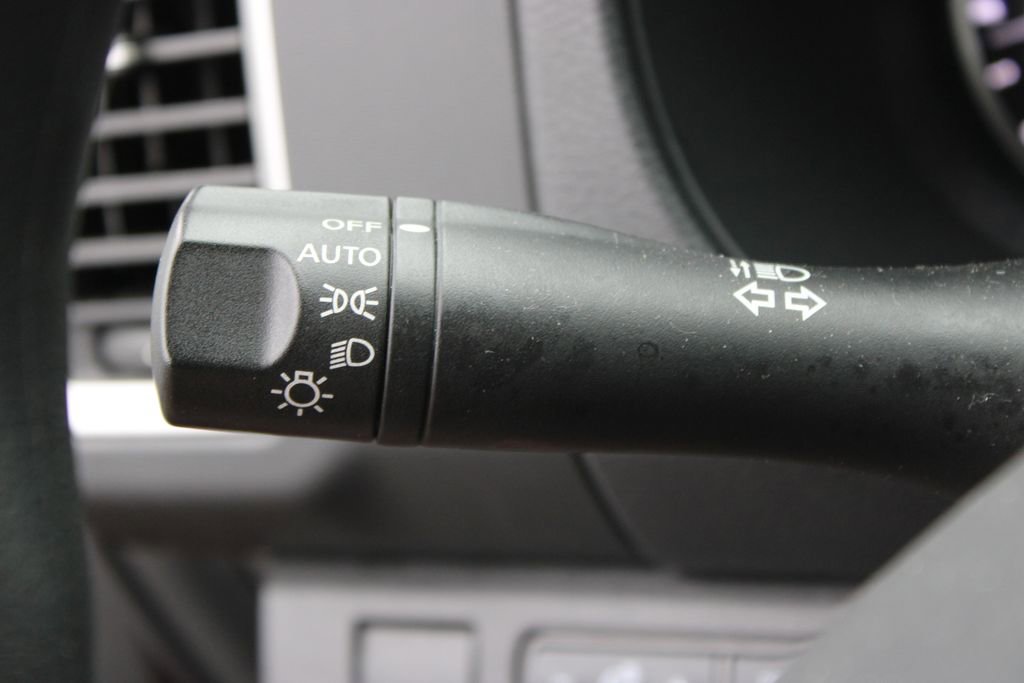 Used 2024 Nissan Frontier SV image 22