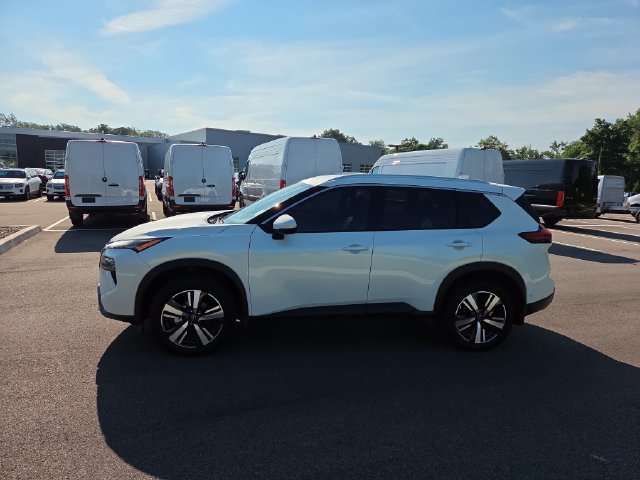 Used 2025 Nissan Rogue SL FWD image 6