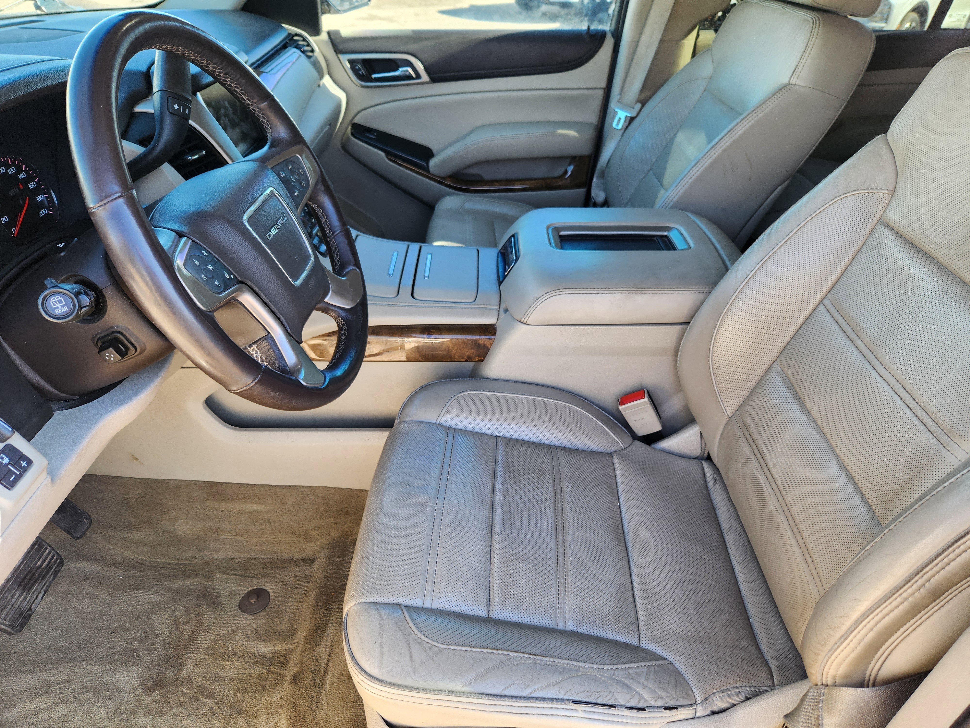 Used 2015 GMC Yukon XL Denali image 9