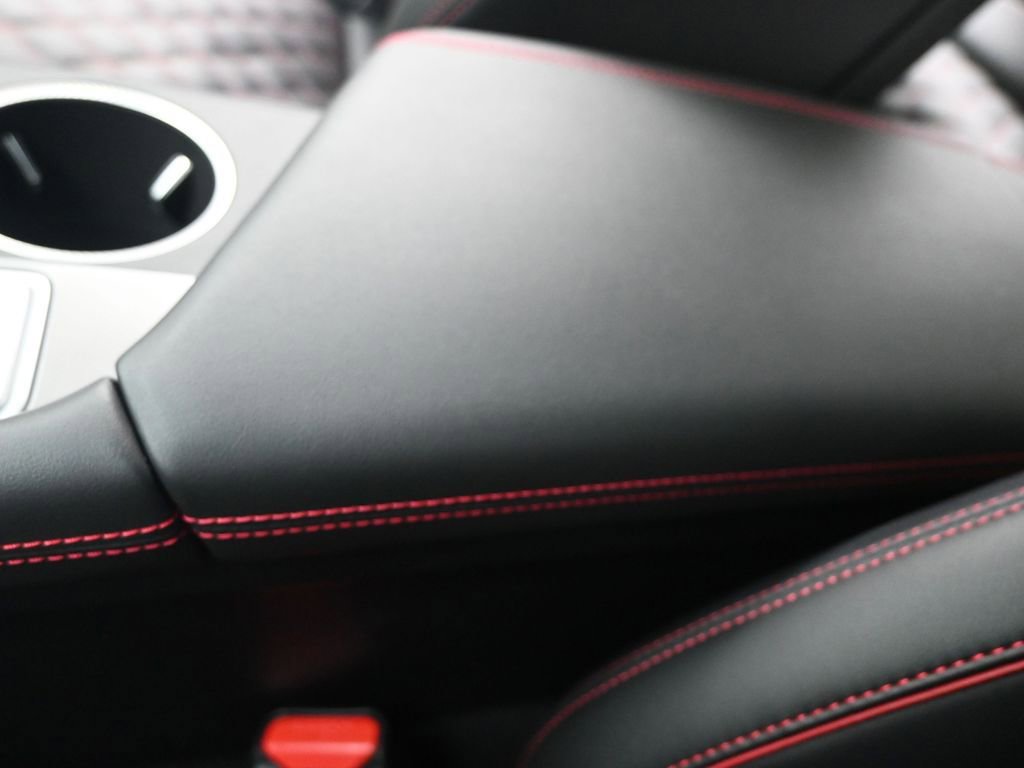 Used 2025 Genesis G70 3.3T Advanced w/ Sport Prestige Package image 38