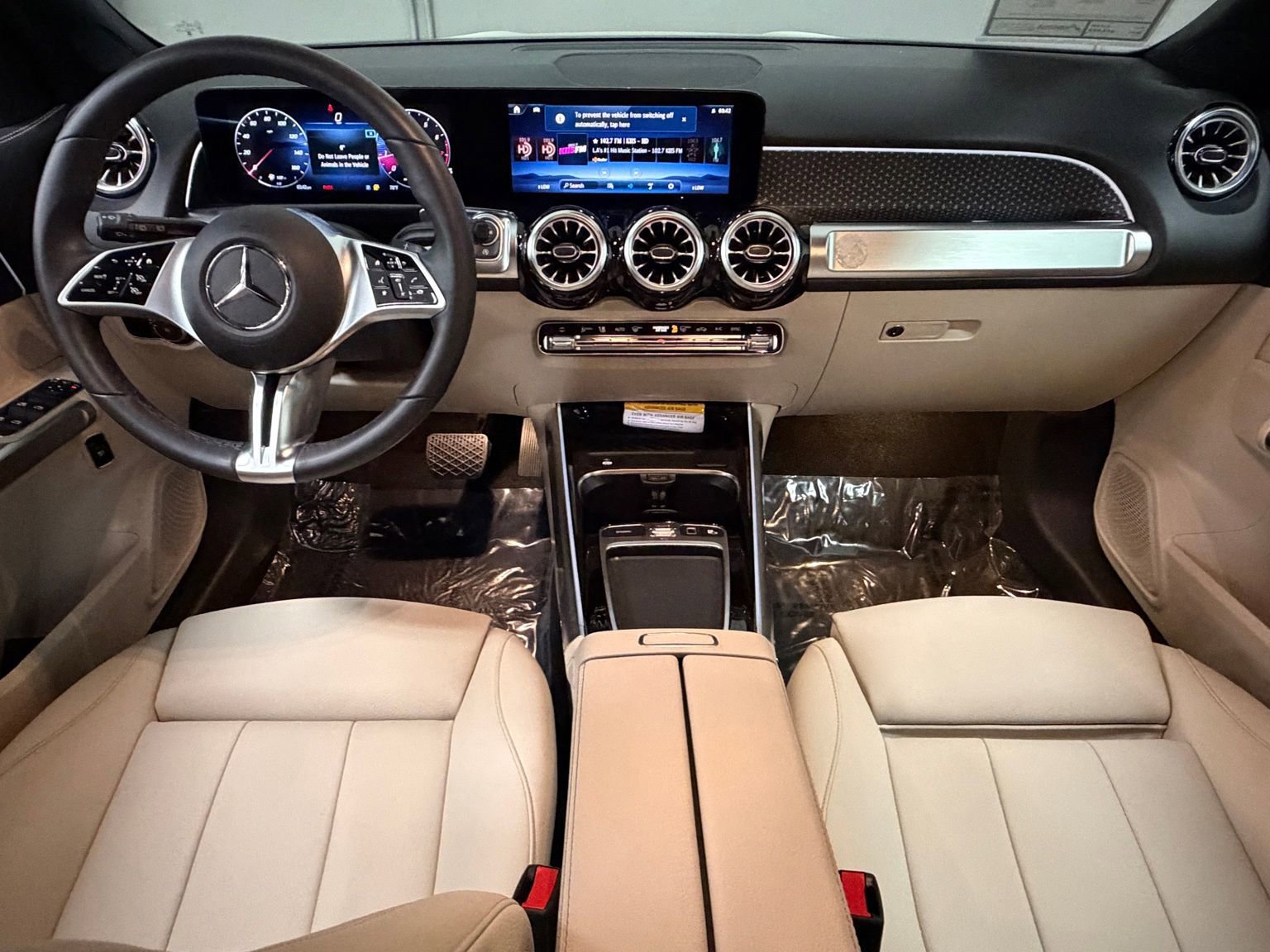 Used 2025 Mercedes-Benz GLB 250 image 34