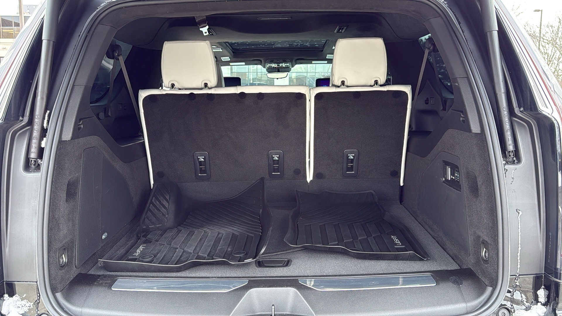 Certified 2025 Cadillac Escalade ESV Sport Platinum image 33