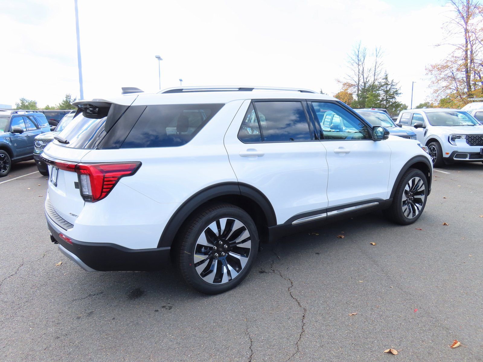 New 2026 Ford Explorer Platinum w/ LUX Leather Package image 4