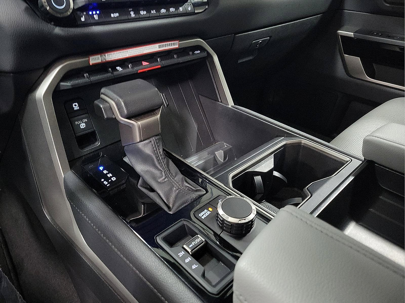 Used 2025 Toyota Tundra Limited AWD/4WD image 18