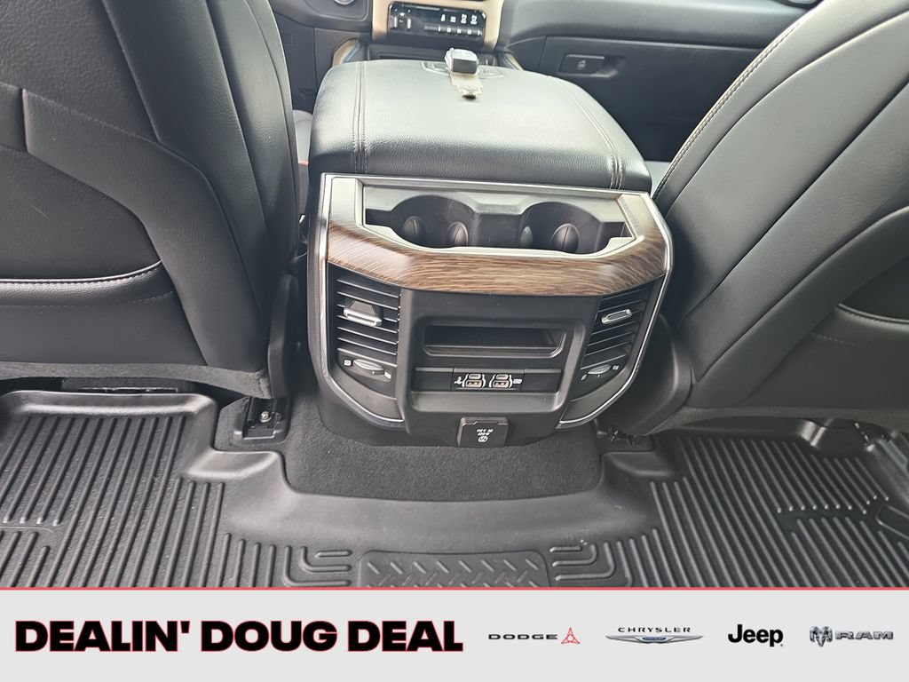 Used 2019 RAM 1500 Laramie AWD/4WD image 28