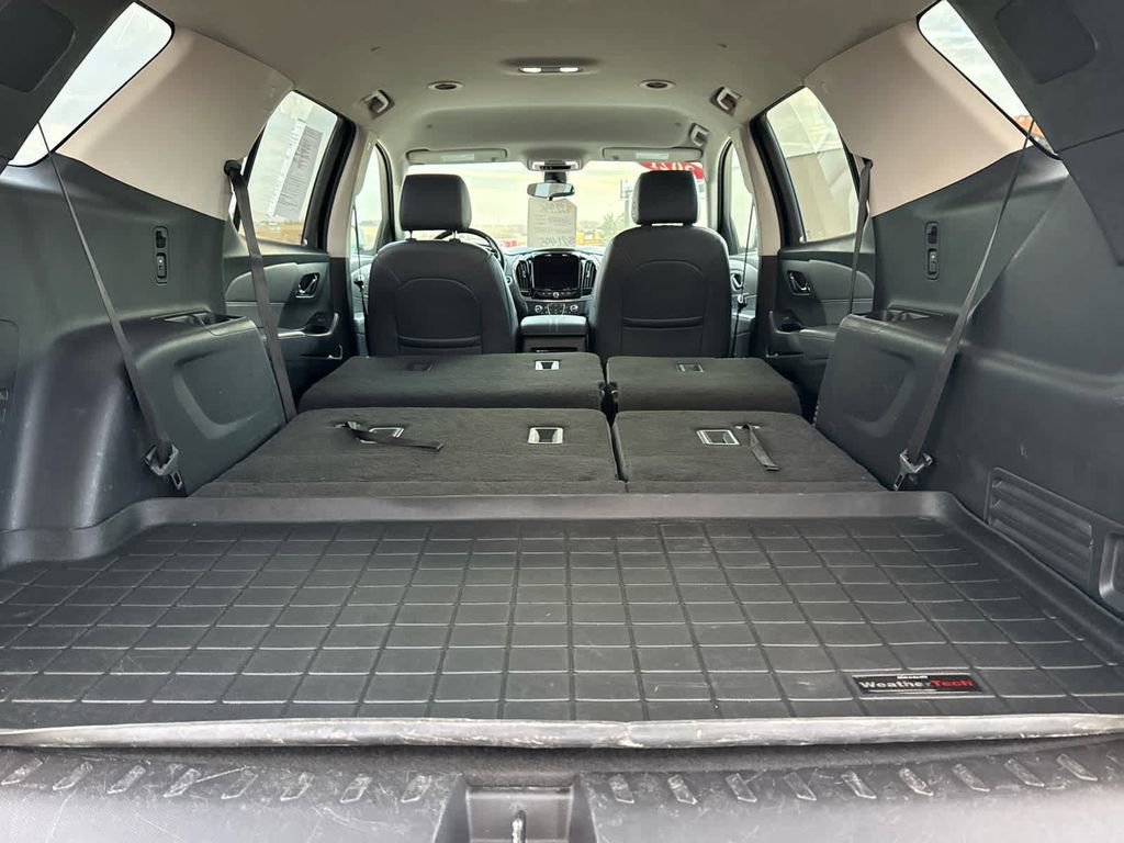 Used 2021 Chevrolet Traverse LT w/ LPO, Cargo Package AWD/4WD image 12