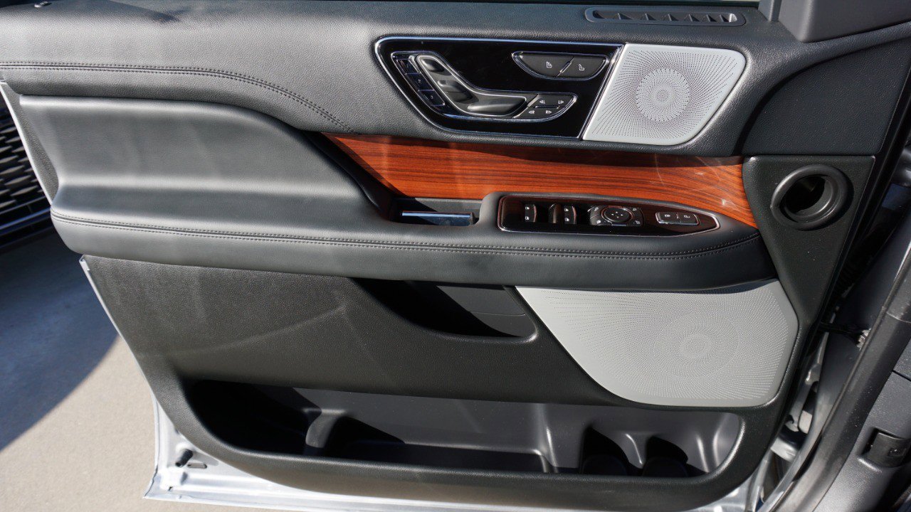 Used 2023 Lincoln Navigator Reserve image 23