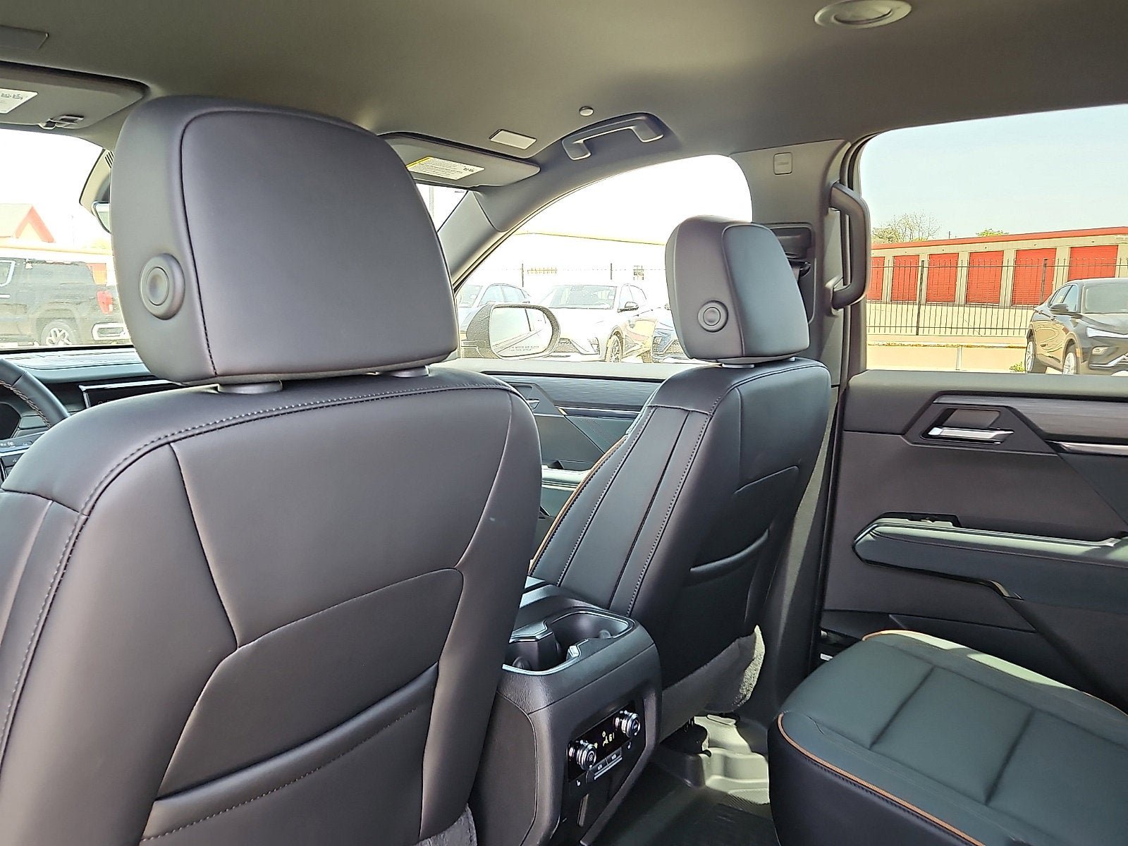 New 2026 GMC Acadia AT4 w/ Luxury Package AWD/4WD image 9