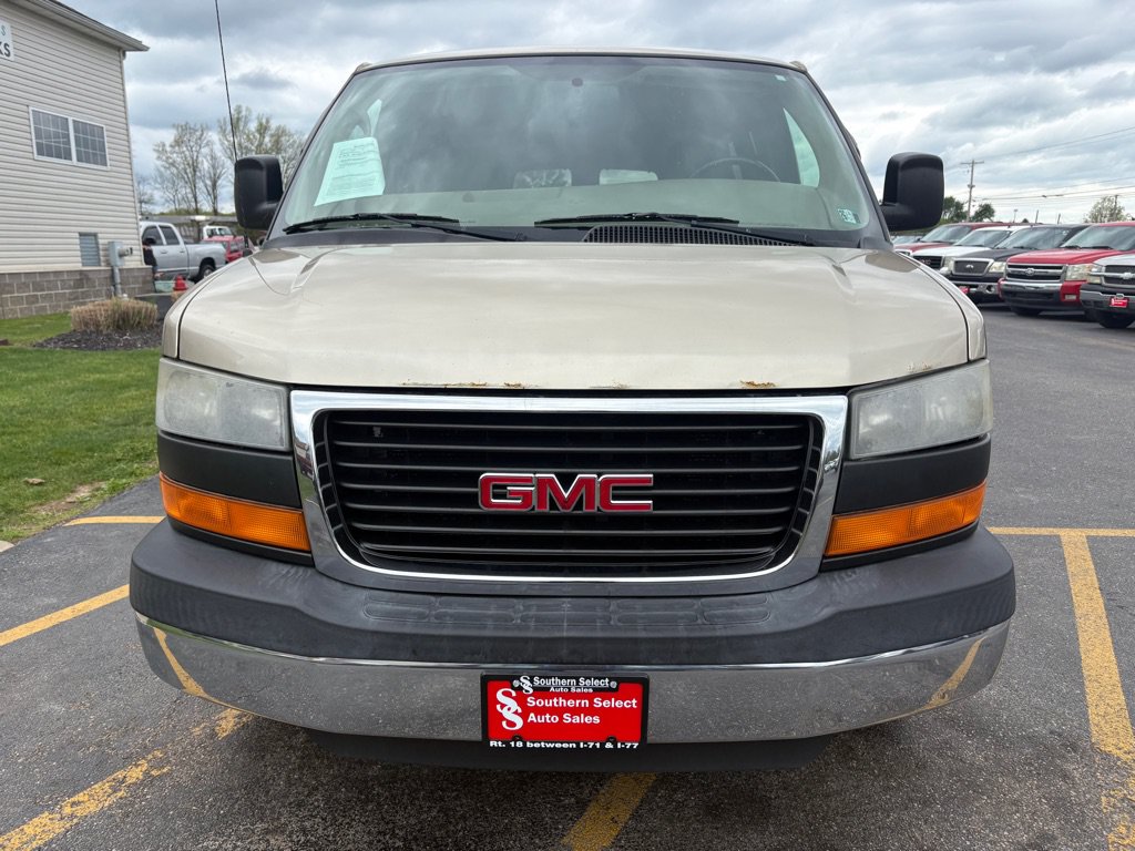 Used 2008 GMC Savana 3500 Extended Passenger w/ LT Preferred Equipment Group RWD image 3