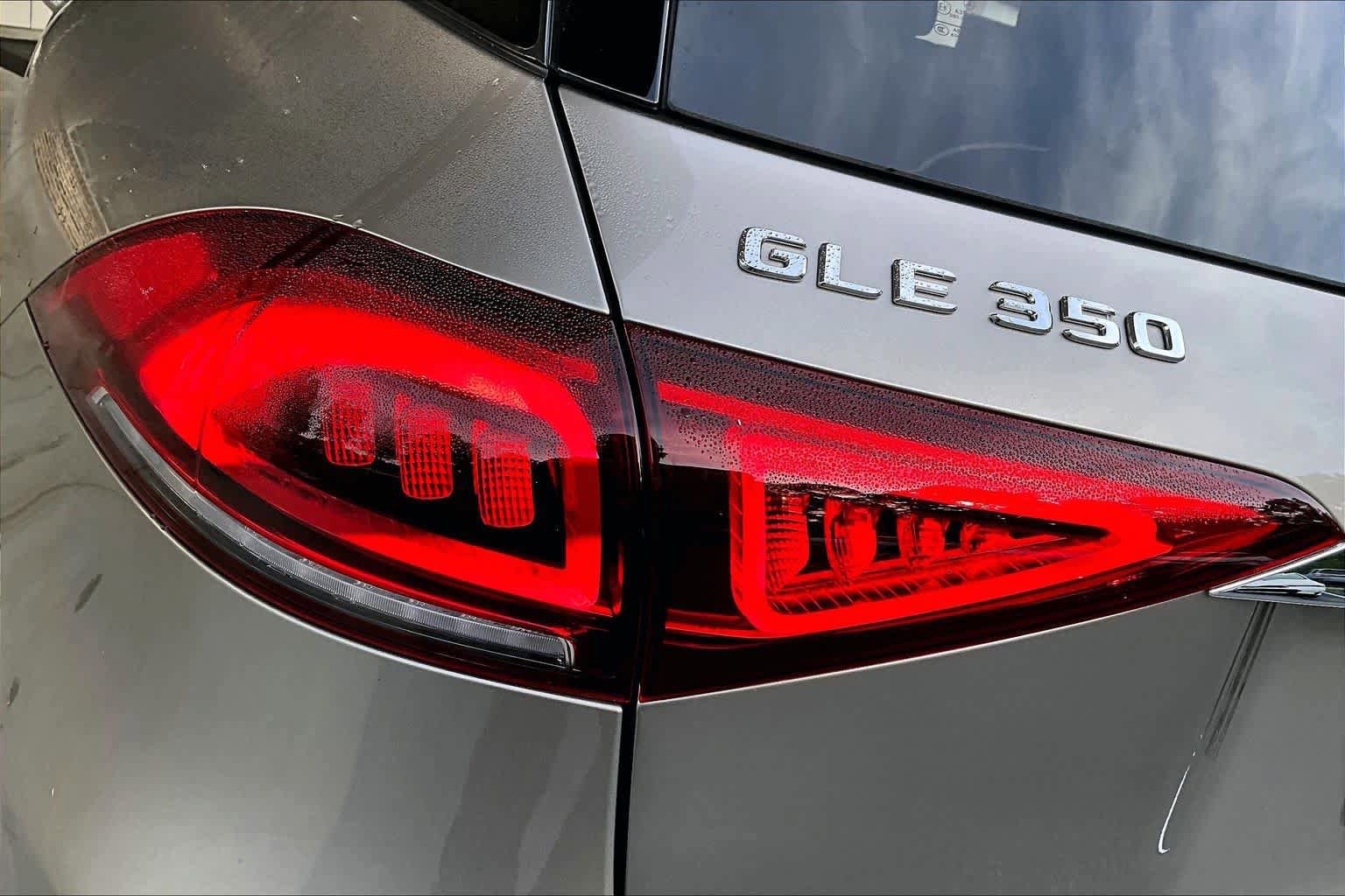 Used 2023 Mercedes-Benz GLE 350 4MATIC w/ Premium Package image 29
