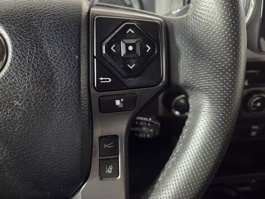 Used 2018 Toyota Tacoma TRD Off-Road AWD/4WD image 16