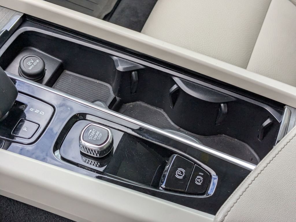 Used 2025 Volvo V60 B5 Cross Country Plus image 25