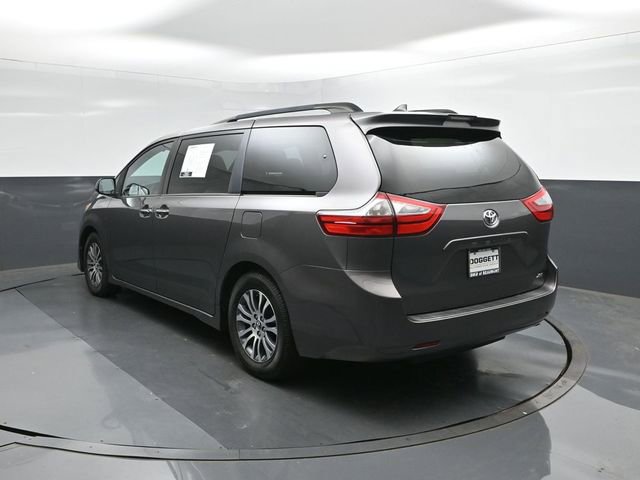 Used 2018 Toyota Sienna XLE FWD image 5