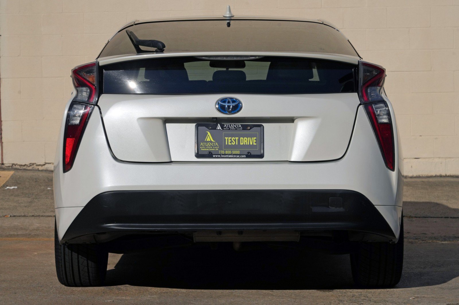 Used 2017 Toyota Prius Three Touring w/ Carpet Mat Package FWD image 10