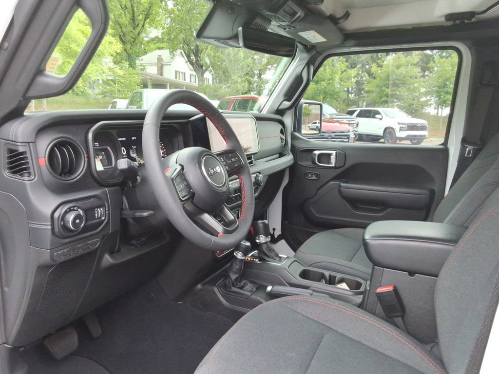 Used 2024 Jeep Wrangler Unlimited Rubicon w/ XTREMEE 35" Tire Package AWD/4WD image 26