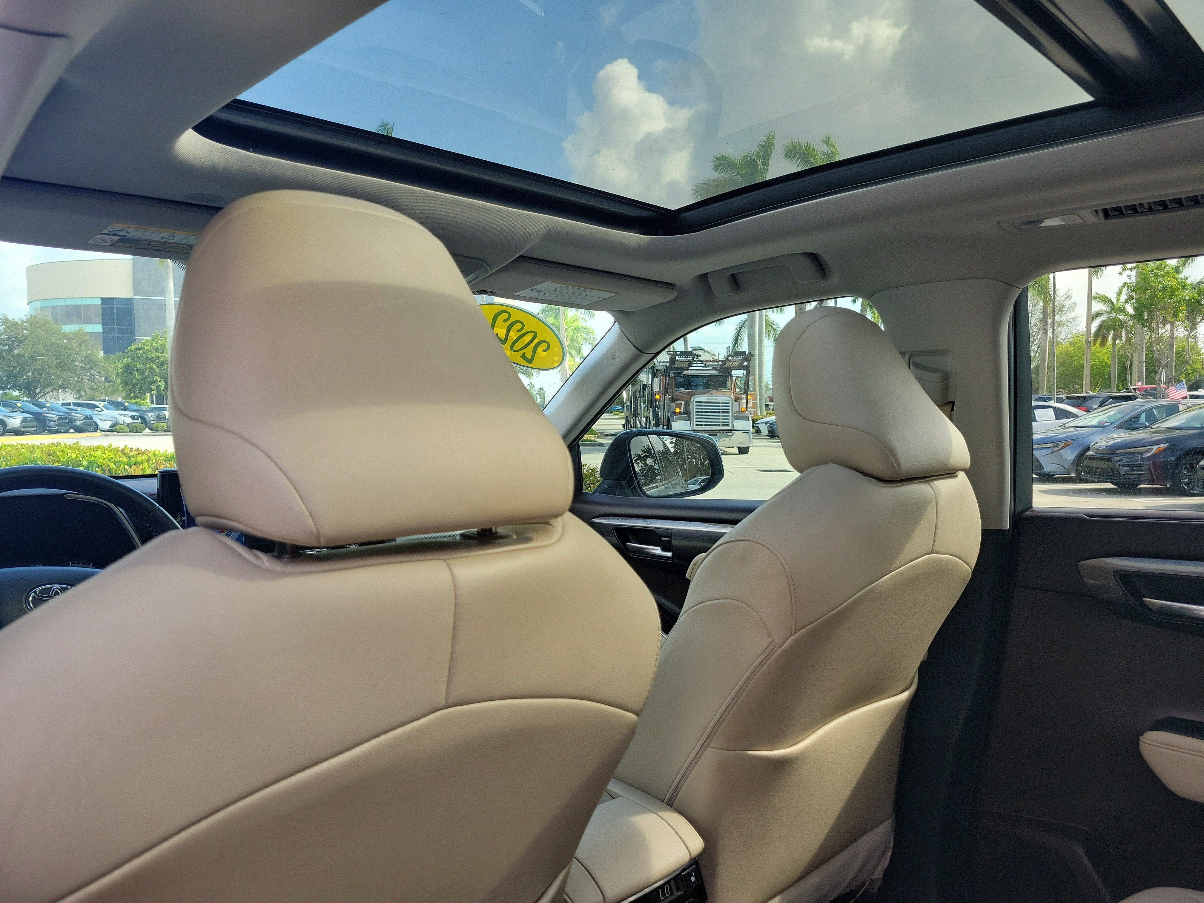 Used 2022 Toyota Highlander Platinum FWD image 17