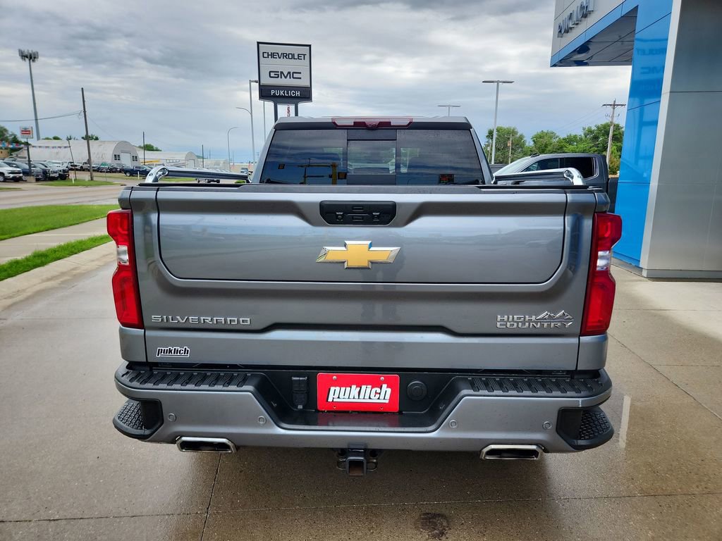 Used 2021 Chevrolet Silverado 1500 High Country w/ Technology Package AWD/4WD image 6