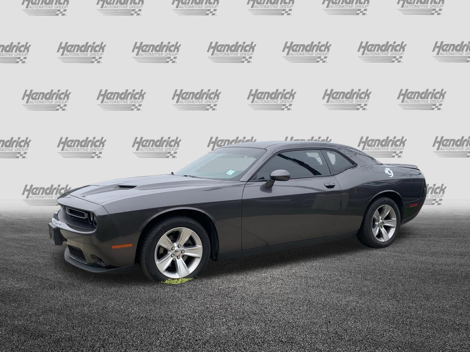 Used 2018 Dodge Challenger SXT image 5