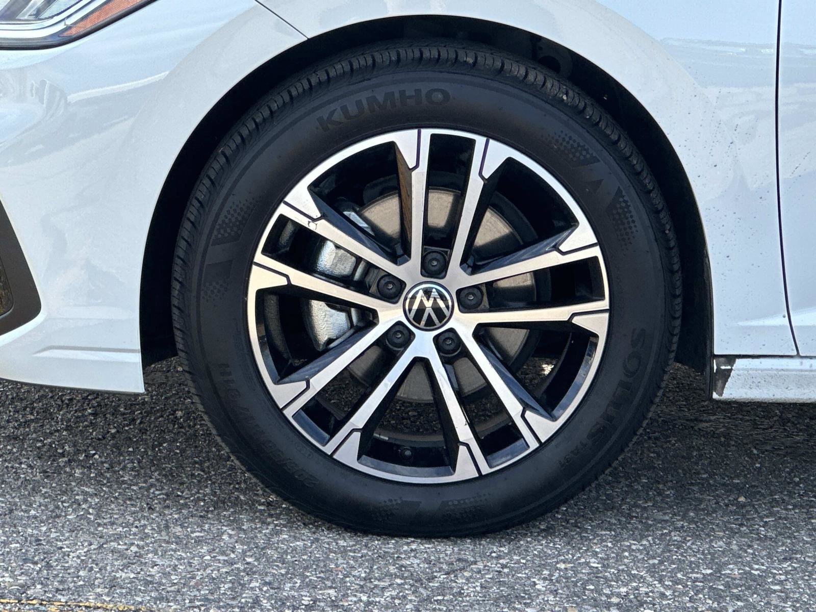 Used 2025 Volkswagen Jetta Sport image 9