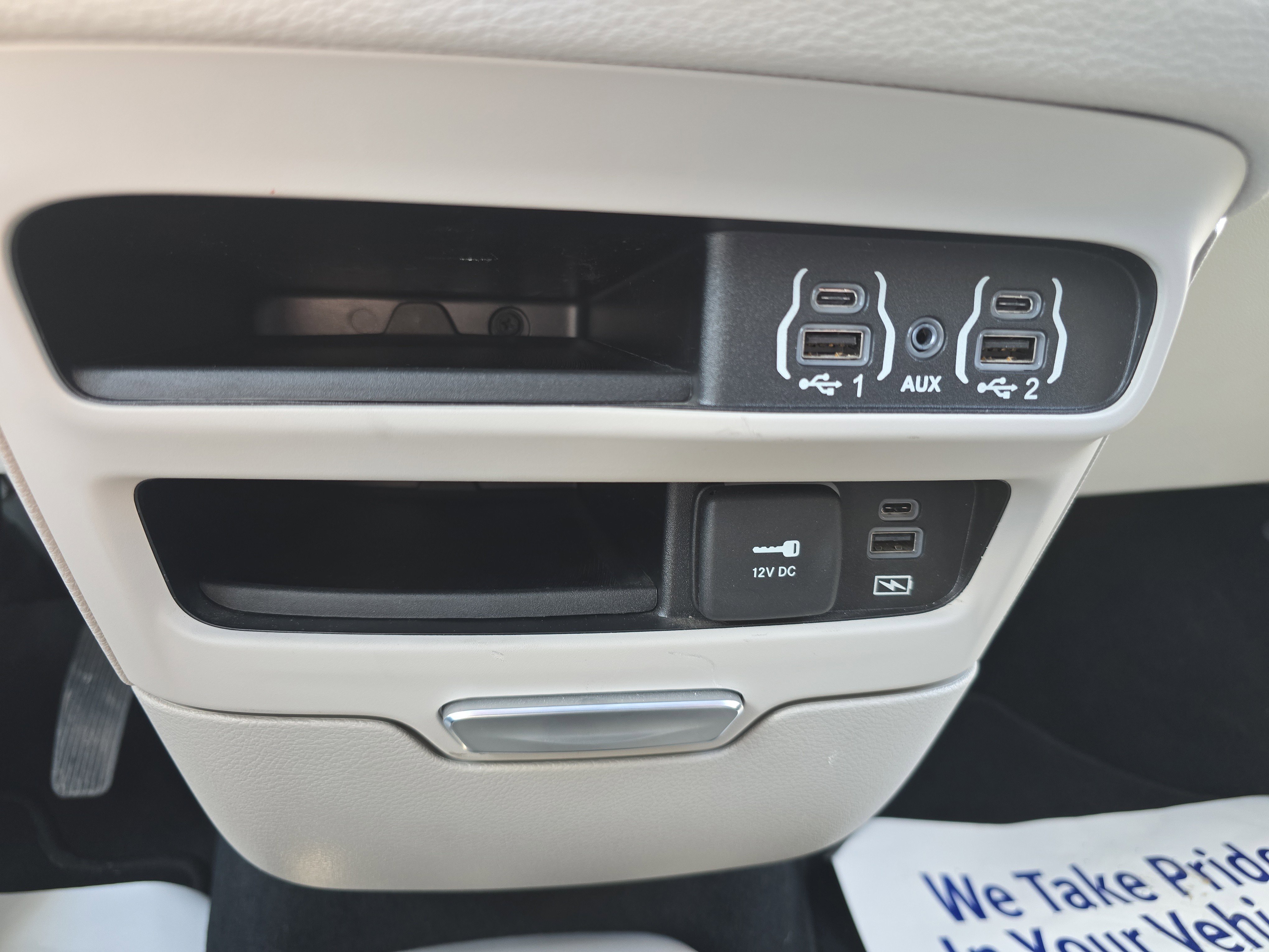 Used 2022 Chrysler Pacifica Touring-L image 34