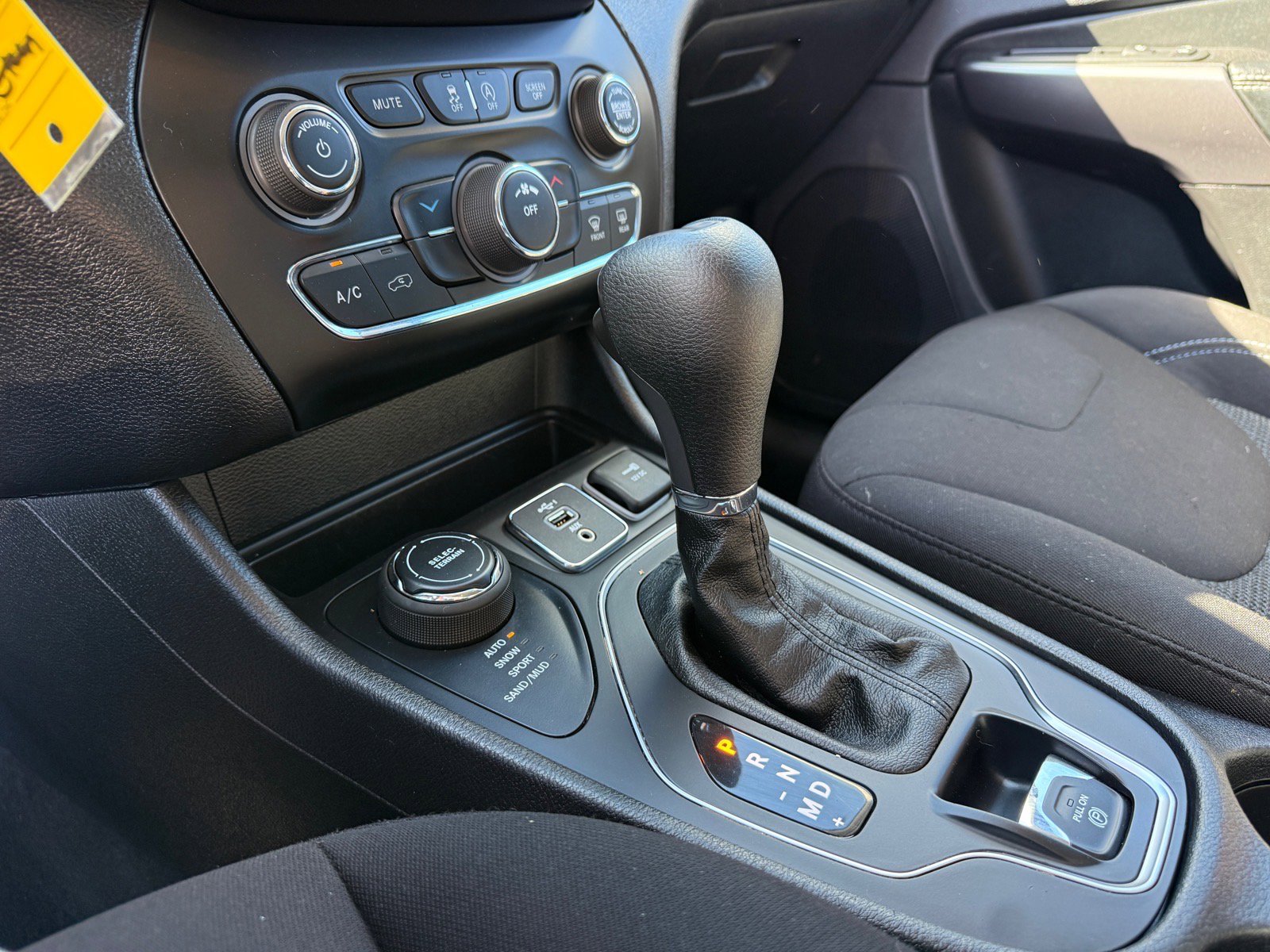 Used 2020 Jeep Cherokee Latitude image 24
