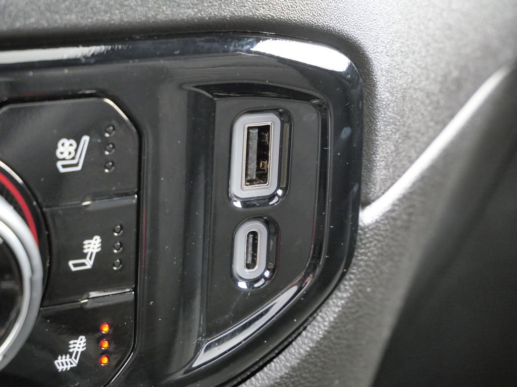 Used 2025 Chevrolet Silverado 2500 ZR2 w/ Technology Package image 44