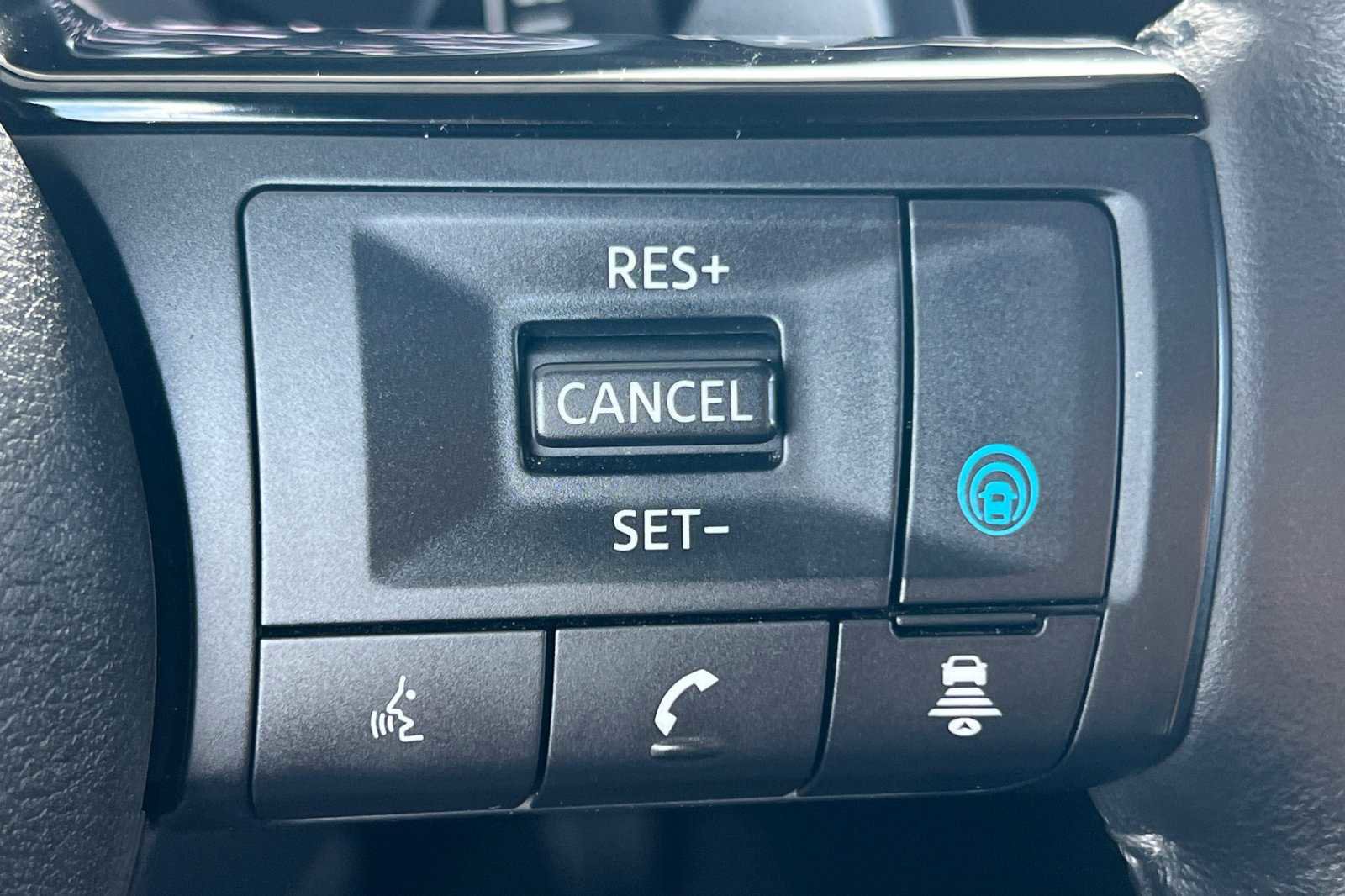 Used 2023 Nissan Rogue SV w/ SV Premium B Package image 27