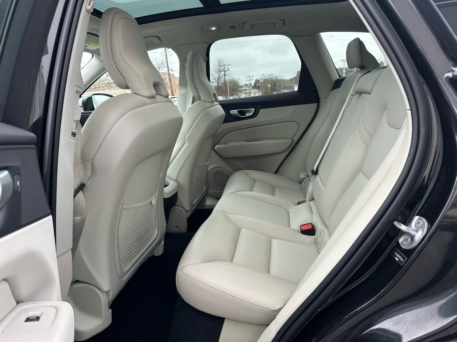 Used 2024 Volvo XC60 B5 Core w/ Climate Package AWD/4WD image 16