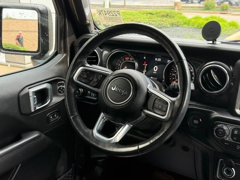 Used 2021 Jeep Wrangler Unlimited Sahara AWD/4WD image 14