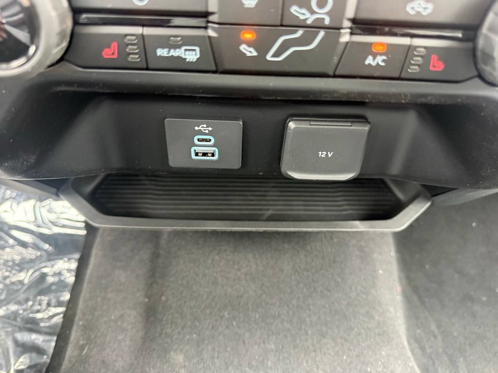 New 2026 Ford F250 XLT w/ XLT Premium Package AWD/4WD image 27