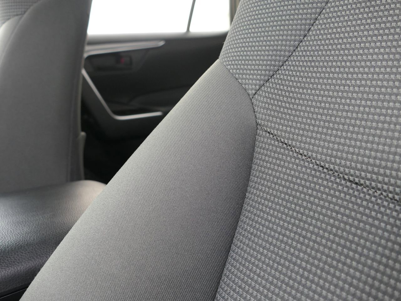 Used 2024 Toyota RAV4 LE image 13