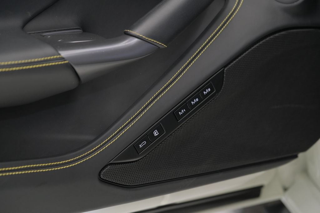 Used 2022 Ferrari F8 Tributo RWD image 40